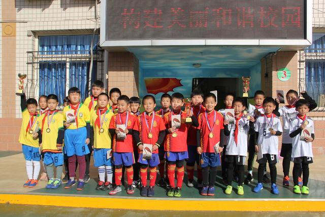 82:78！中国男篮首胜塞尔维亚劲旅，留洋小将31+18+6，郭士强捡宝
